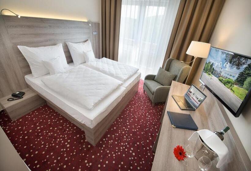 Номер Стандарт Трехместный, Ea Hotel Kraskov