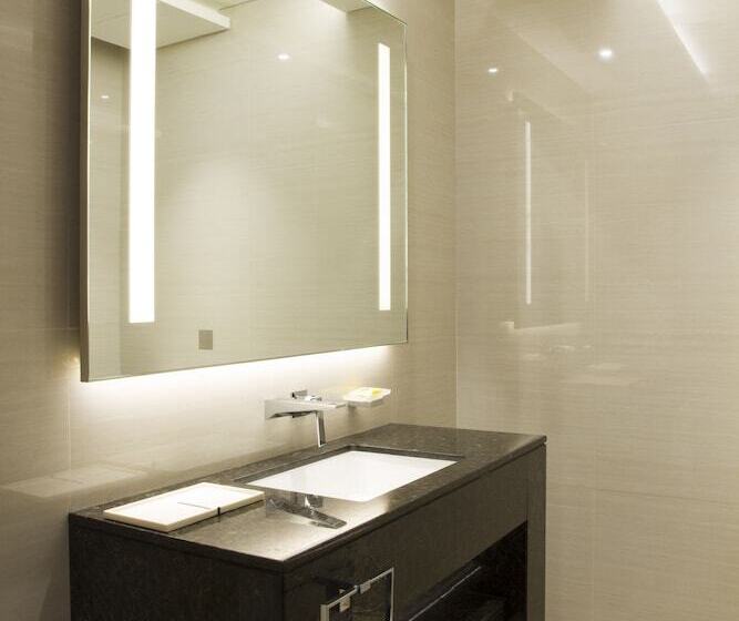 Номер Клуб, Hyatt Regency Dubai Creek Heights