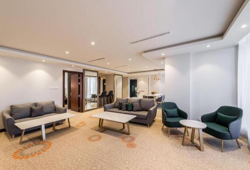 سوئیت رویال, Best Western Plus Al Qurayyat City Center