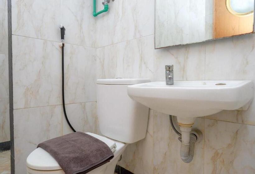 غرفة عائلية, Urbanview Hotel Artama Simpang Lima By Reddoorz