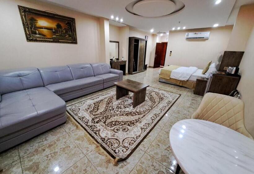 استودیوی استاندارد, فندق ماس الوجه