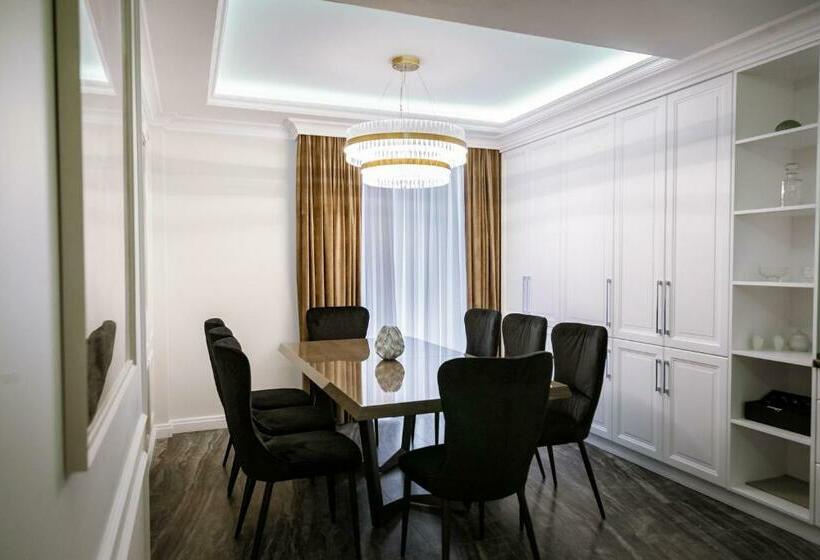 ویلای لوکس 1 خوابه, Casa Viilor