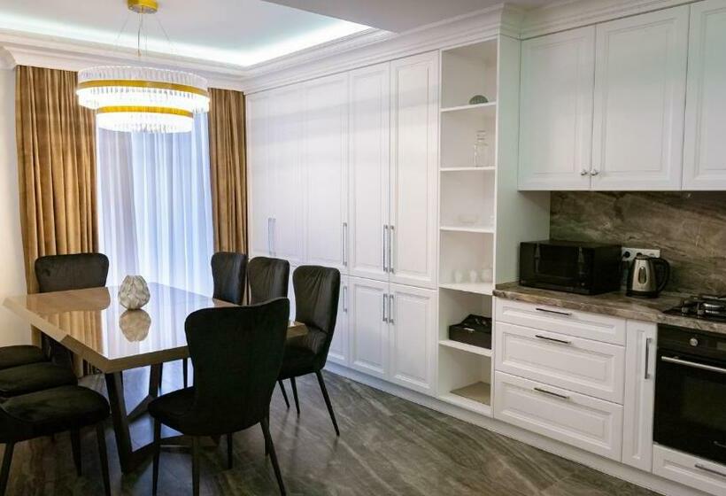 ویلای لوکس 1 خوابه, Casa Viilor