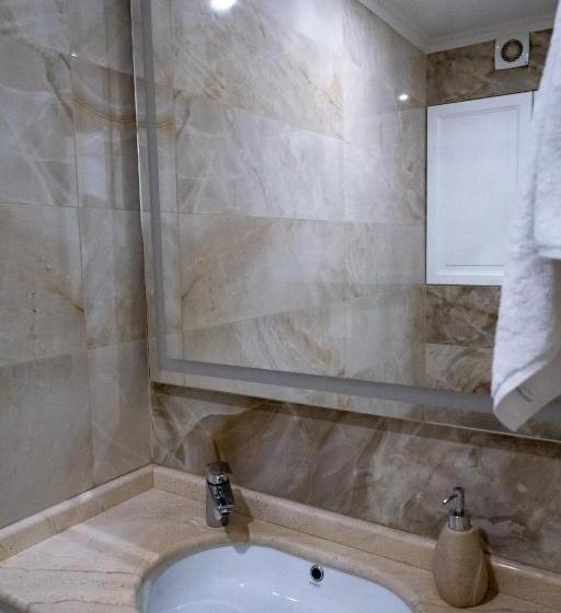 سوییت لوکس, Casa Viilor