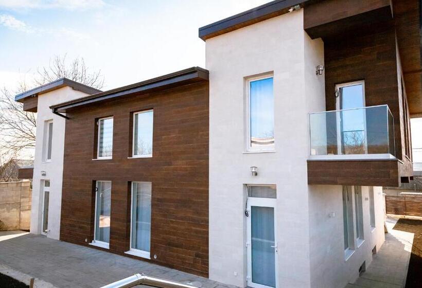 اتاق لوکس, Casa Viilor