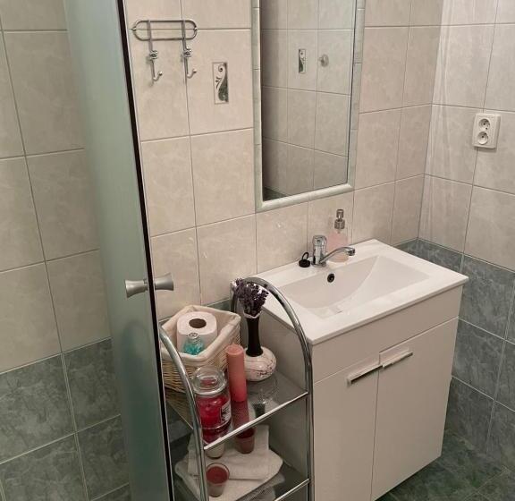 스위트, Penzion Pod Hradbami
