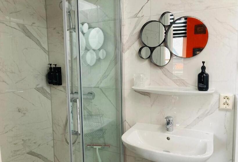 اتاق استاندارد, B&b With Or Without De Schuur