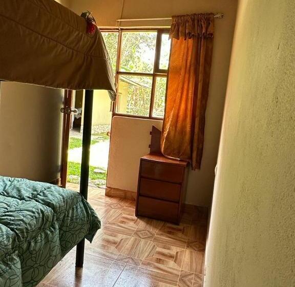 חדר סטנדרט לשלושה, Lia B&b Lucmabamba