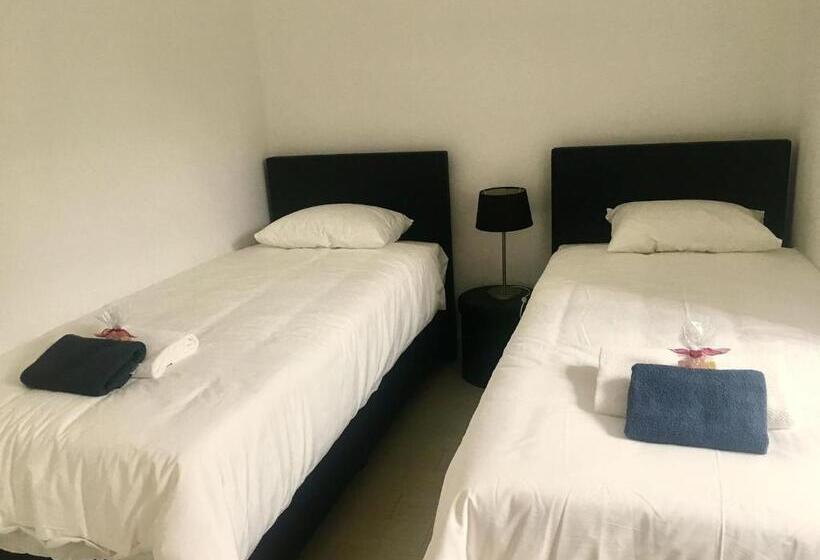 Номер Economy, Maison Blanche