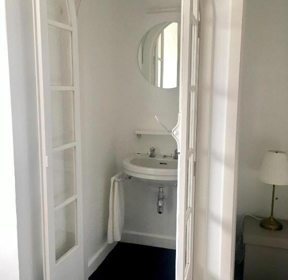 Семейный Номер, Maison Blanche