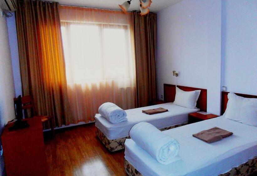 Апартаменты 1 Спальня с Балконом, Guest House Misha