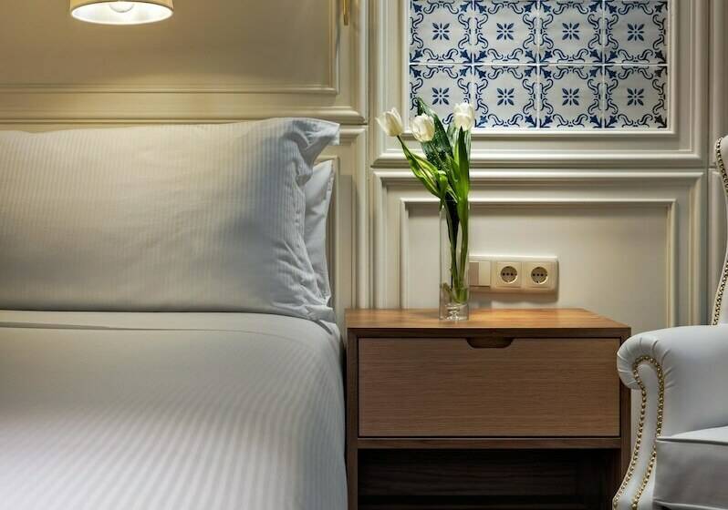 Quarto Estandar, H10 Duque De Loule