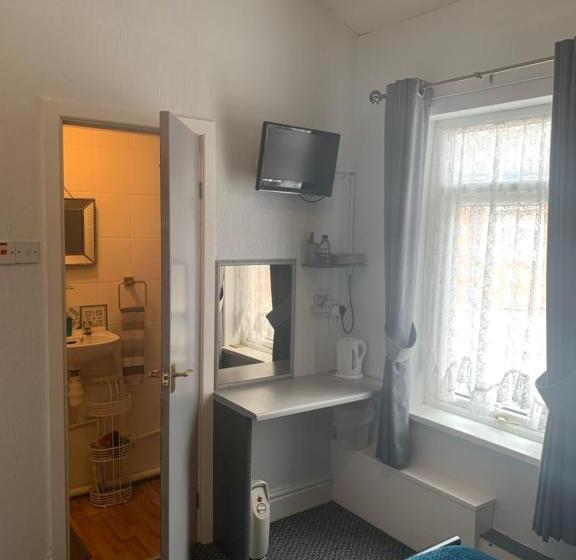 Quarto Estandar, Hornby Villa B&b Couples & Families Only Central Location