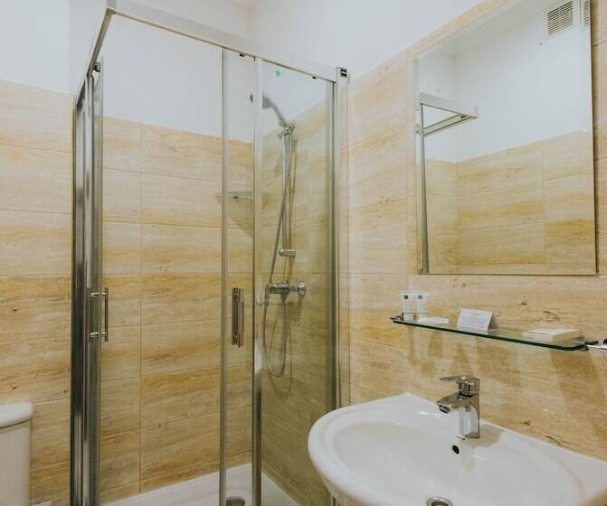Quarto Clássico, Premier Geneva