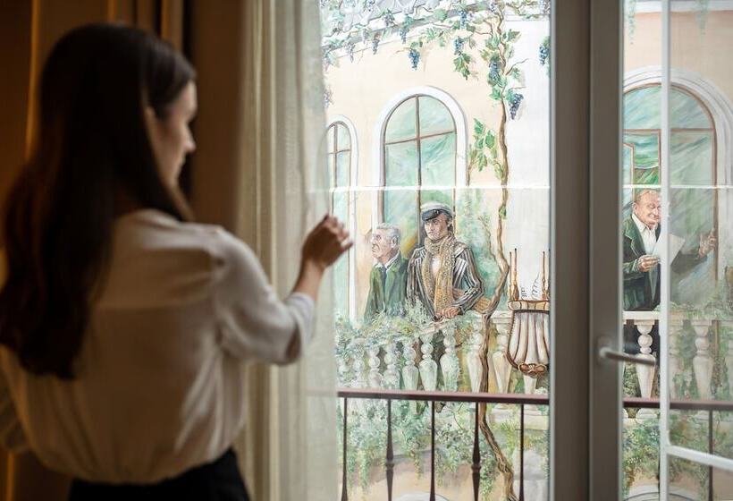 Quarto Premium, Premier Geneva