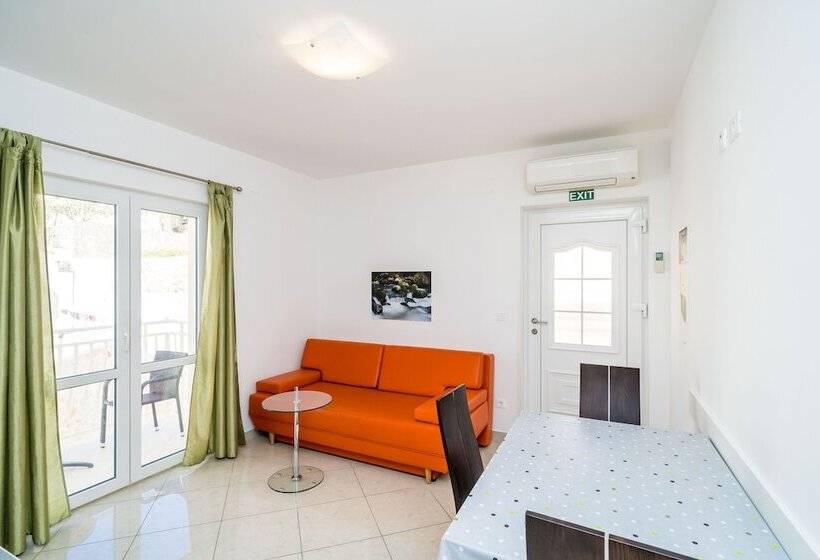 Apartamento 1 Quarto Vista Mar com Sacada, Villa Samba