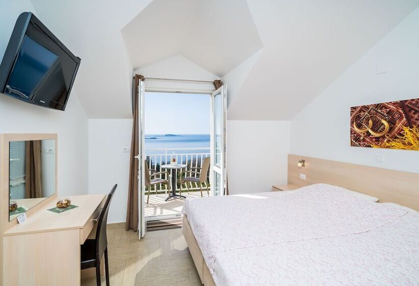 Apartamento 1 Quarto Vista Mar com Sacada, Villa Samba