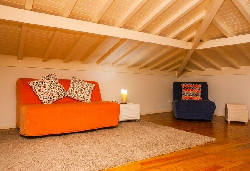 Апартаменты 2 Спальни, Casal De Tralhariz   Turismo De Habitacao
