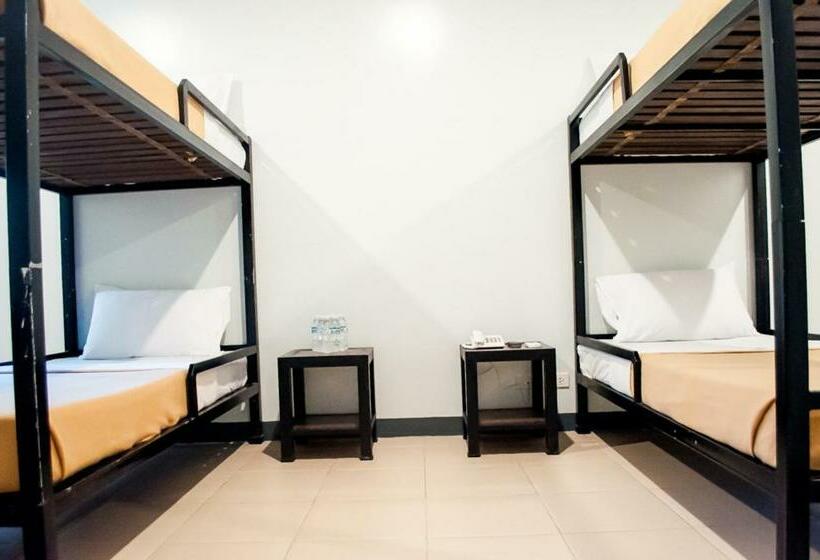 클래식 4인 룸, Seasons Hotel Sablayan