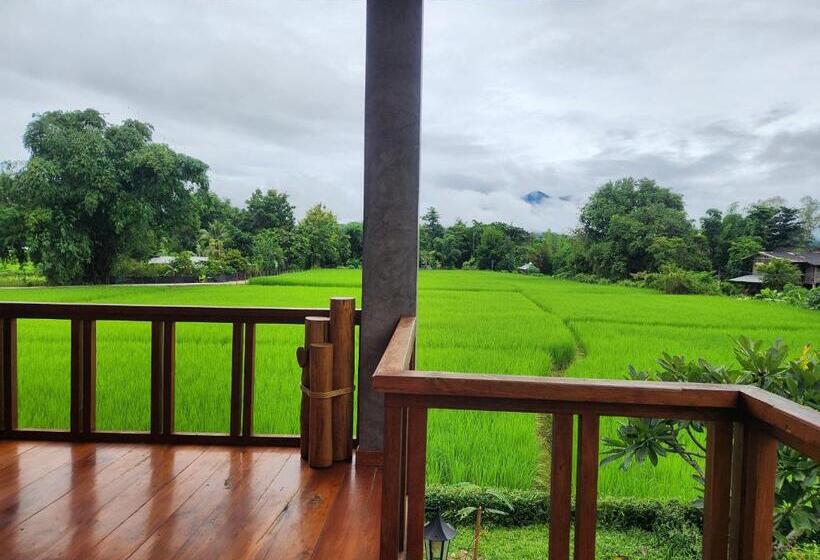 Номер Deluxe с Балконом, Chill House Mae Sariang