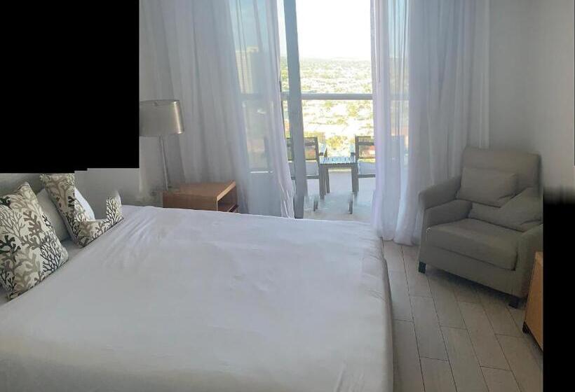 Люкс, Beachwalk Elite Hotels And Resorts