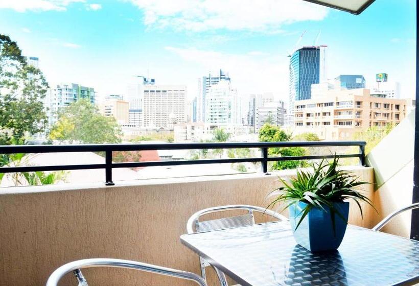 Апартаменты 2 Спальни с Балконом, Spring Hill Mews Apartments
