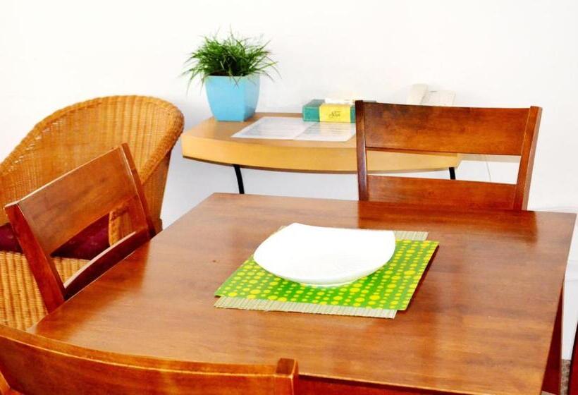 Апартаменты 2 Спальни с Балконом, Spring Hill Mews Apartments