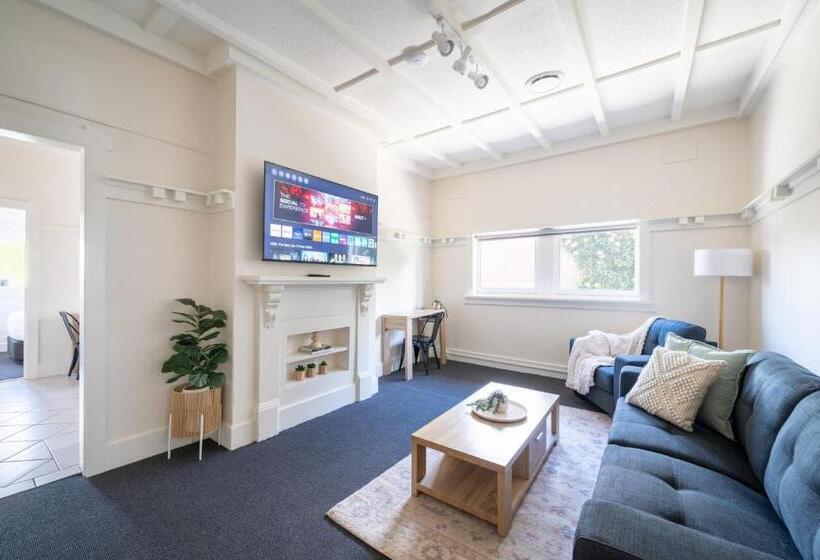 Дом 3 Спальни, Heritage Inn Bathurst