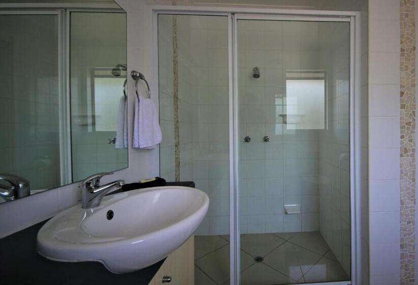 수피리어 스튜디오, Pacific Palms Motor Inn