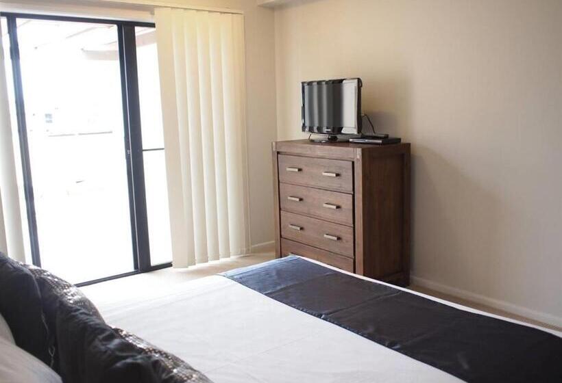 1 Bedroom Penthouse Apartment, Edge Apartments Cairns