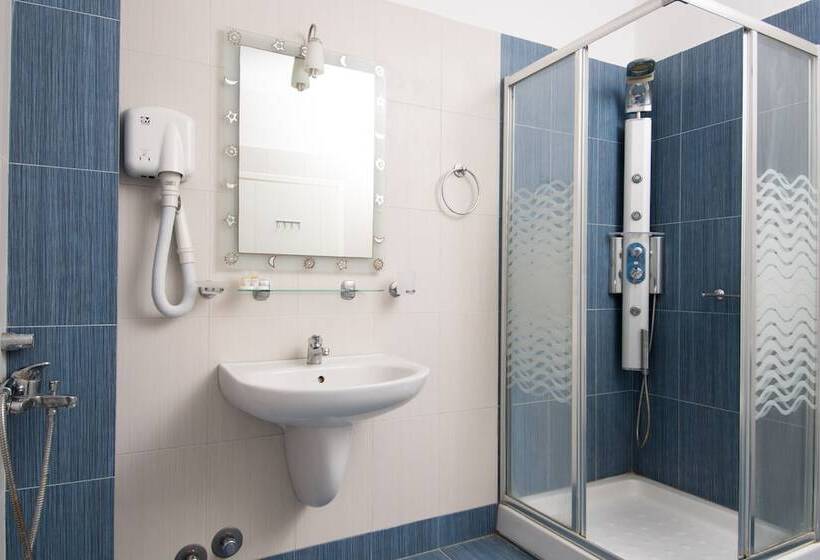 Cameră Triplă Standard, Lido