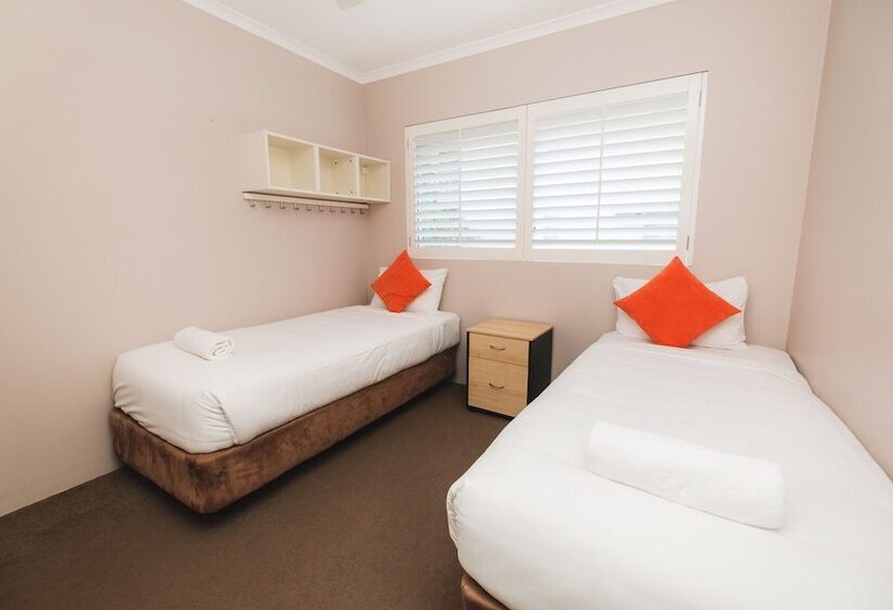 2침실 아파트 정원 전망, Sanctuary Lake Apartments
