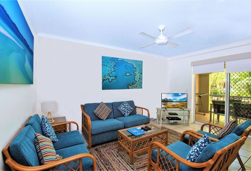 2침실 아파트 정원 전망, Sanctuary Lake Apartments