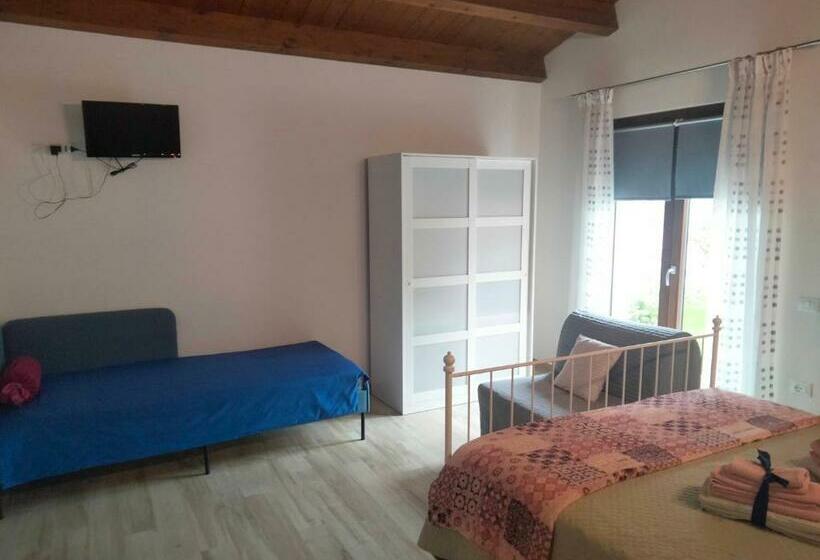 اتاق استاندارد با چشم‌انداز باغ, B&b La Casa Di Giuliana