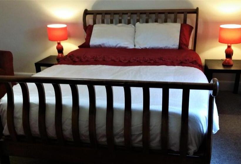 Номер Стандарт, Riverbank Guest House