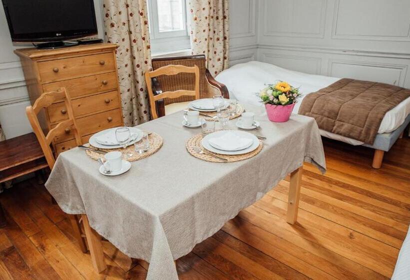 اتاق استاندارد سه نفره, Appart Hotel Charles Sander