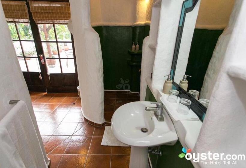 Номер Superior с Террасой, Atlantis Dive Resort Puerto Galera