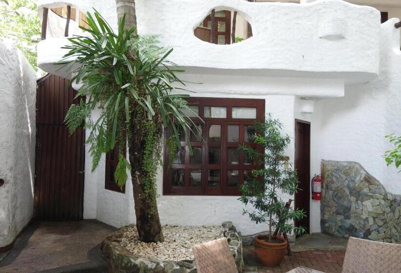 Семейный Номер Вид на Сад, Atlantis Dive Resort Puerto Galera
