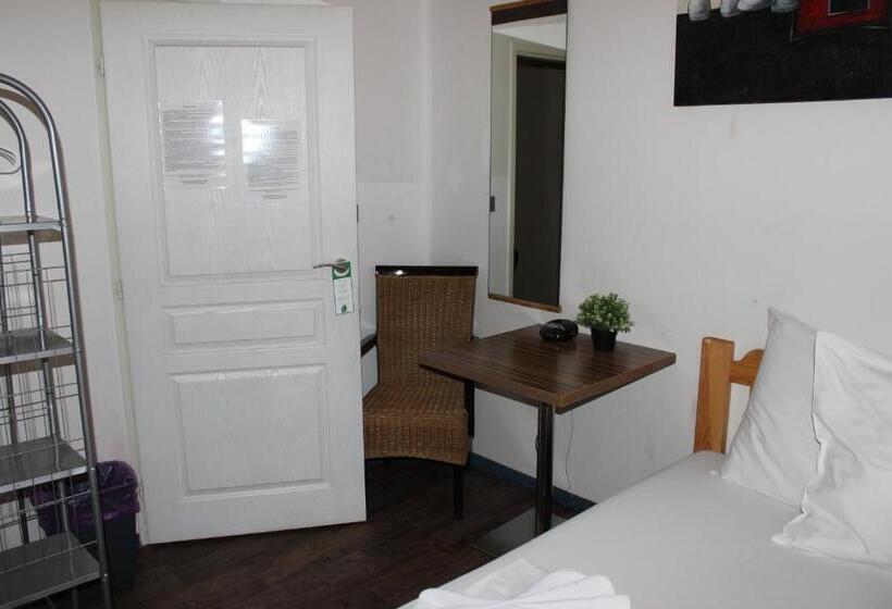 Camera Standard, Praha Club Bed & Breakfast