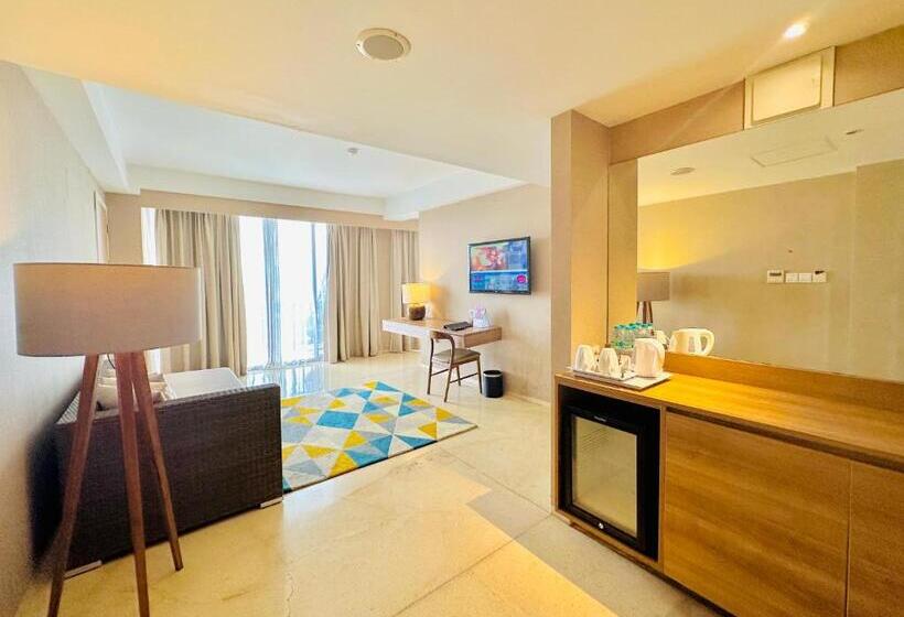 سوییت جونیور با بالکن, Grand Zuri Kuta Bali