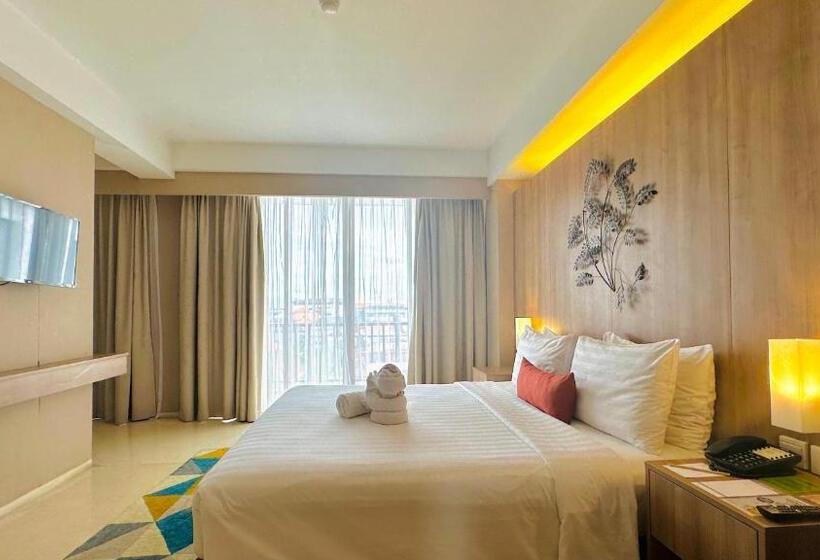 سوییت جونیور با بالکن, Grand Zuri Kuta Bali