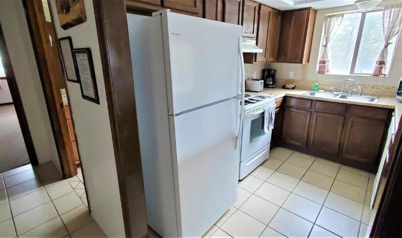 דירת חדר, High Sierra Condominiums