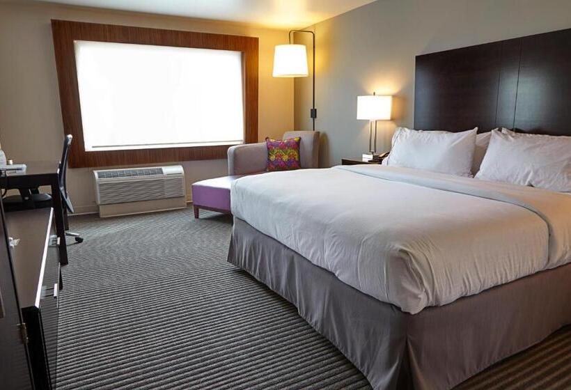 سوئیت برای معلولان, Holiday Inn Express And Suites Tahlequah, An Ihg