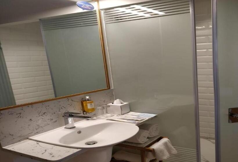 Standard Szoba, Holiday Inn Express Gurugram Sector 50, An Ihg