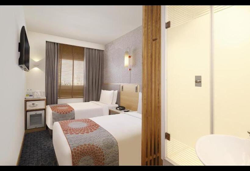 Standard Szoba, Holiday Inn Express Gurugram Sector 50, An Ihg