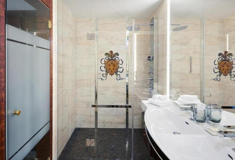 Апартаменты Executive 1 Спальня, Living Hotel De Medici