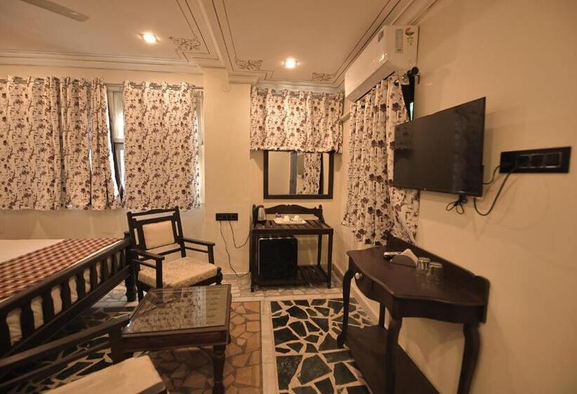 Quarto Superior com Vistas, The Lake View Hotel  On Lake Pichola