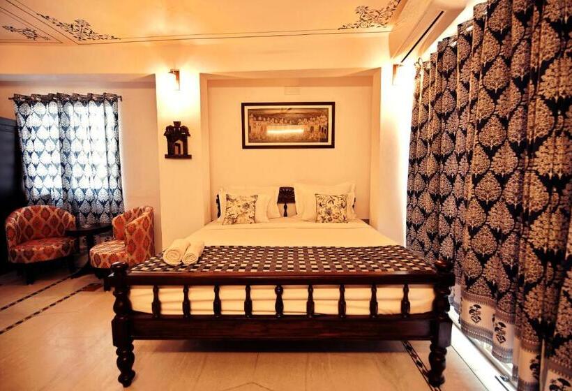 Quarto Premium Vista Lago, The Lake View Hotel  On Lake Pichola