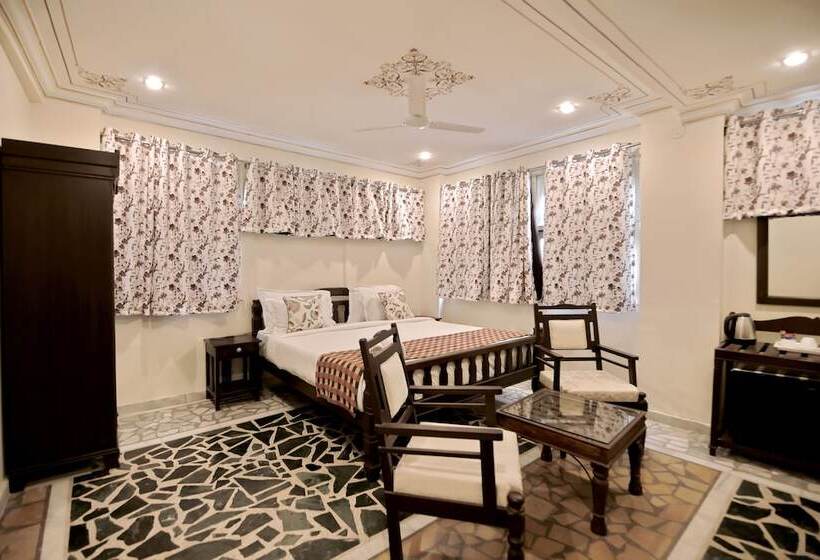 Quarto Superior com Vistas, The Lake View Hotel  On Lake Pichola
