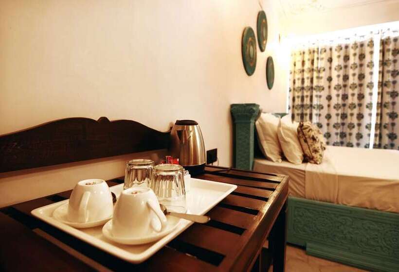 Quarto Premium Vista Lago, The Lake View Hotel  On Lake Pichola